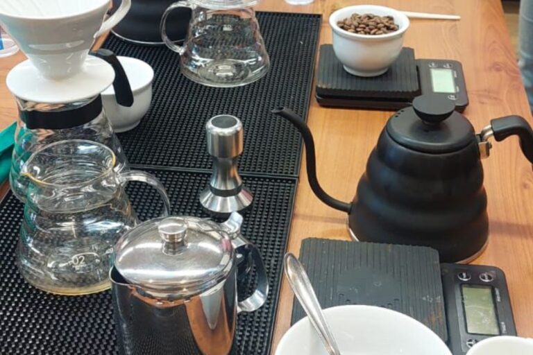 Água também é ingrediente do café.