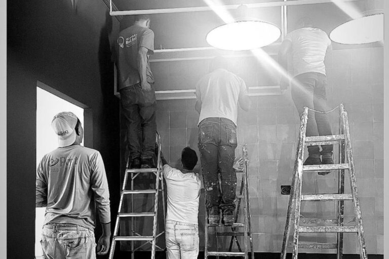 obra do Empório Nosso Recanto durante a reforma do espaço