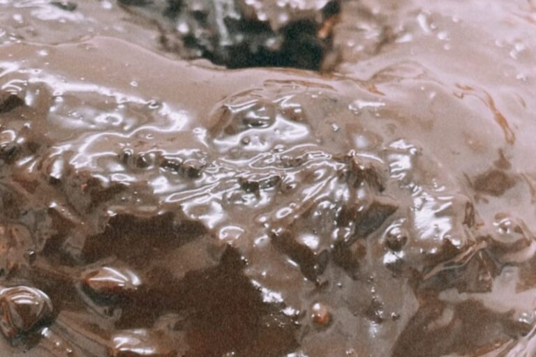 bolo de brigadeiro para vender com ganache cremosa